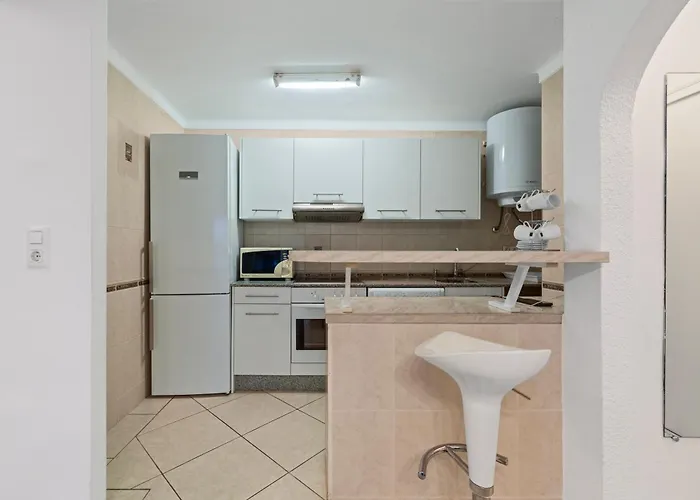 Delta Muga Con Vistas Al Mar *